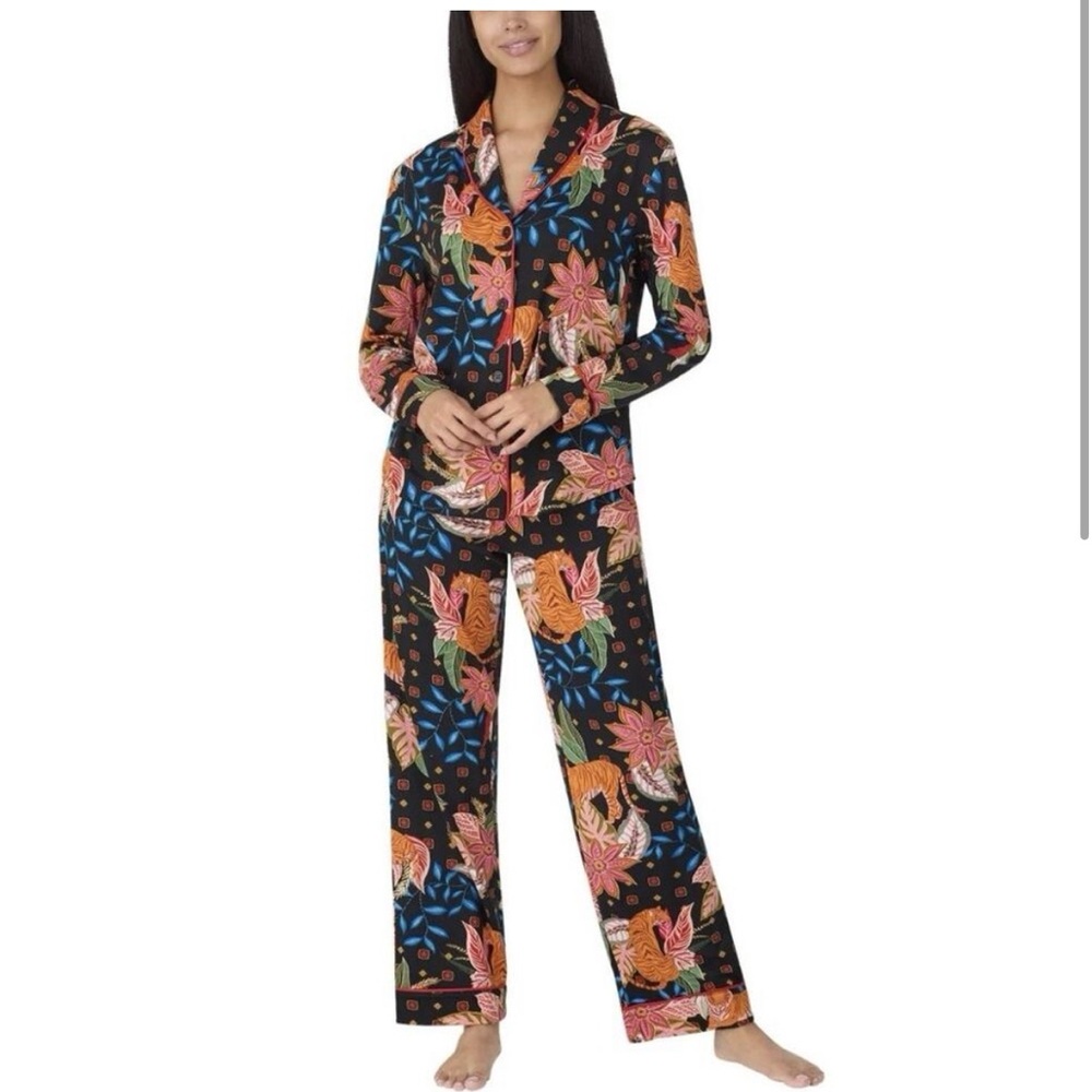 ROOM SERVICE Floral Women's Pajama Set